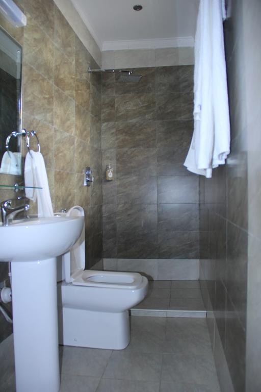 Brownie'S Guesthouse Lake Elementaita Екстериор снимка