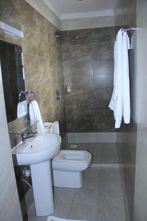 Brownie'S Guesthouse Lake Elementaita Стая снимка