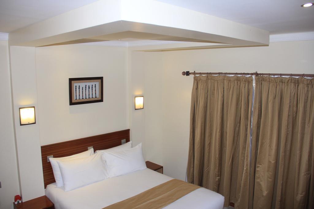 Brownie'S Guesthouse Lake Elementaita Екстериор снимка