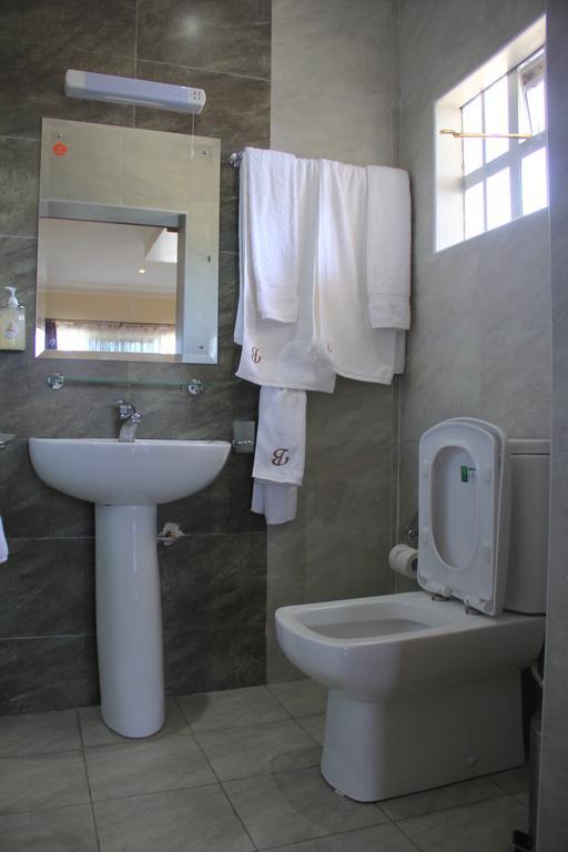 Brownie'S Guesthouse Lake Elementaita Стая снимка