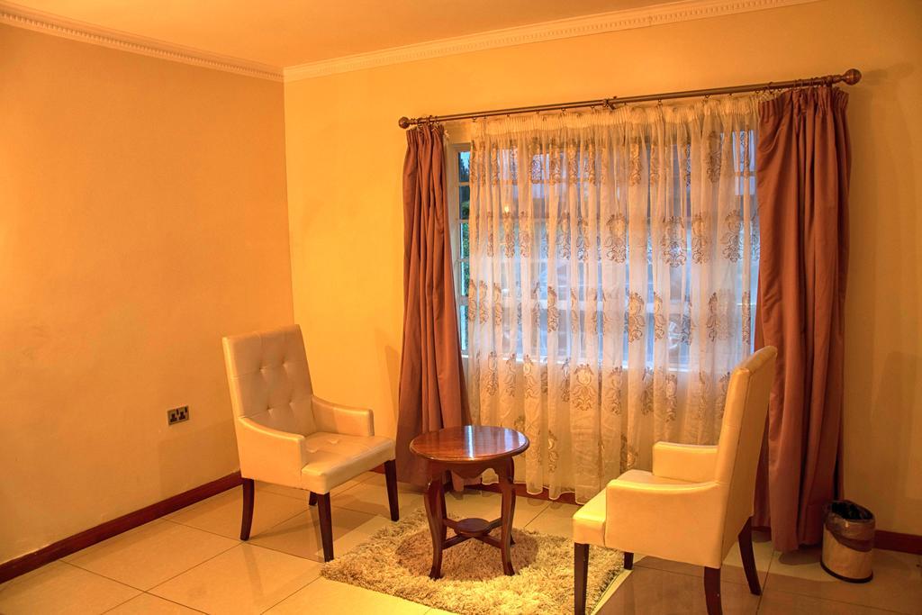 Brownie'S Guesthouse Lake Elementaita Екстериор снимка