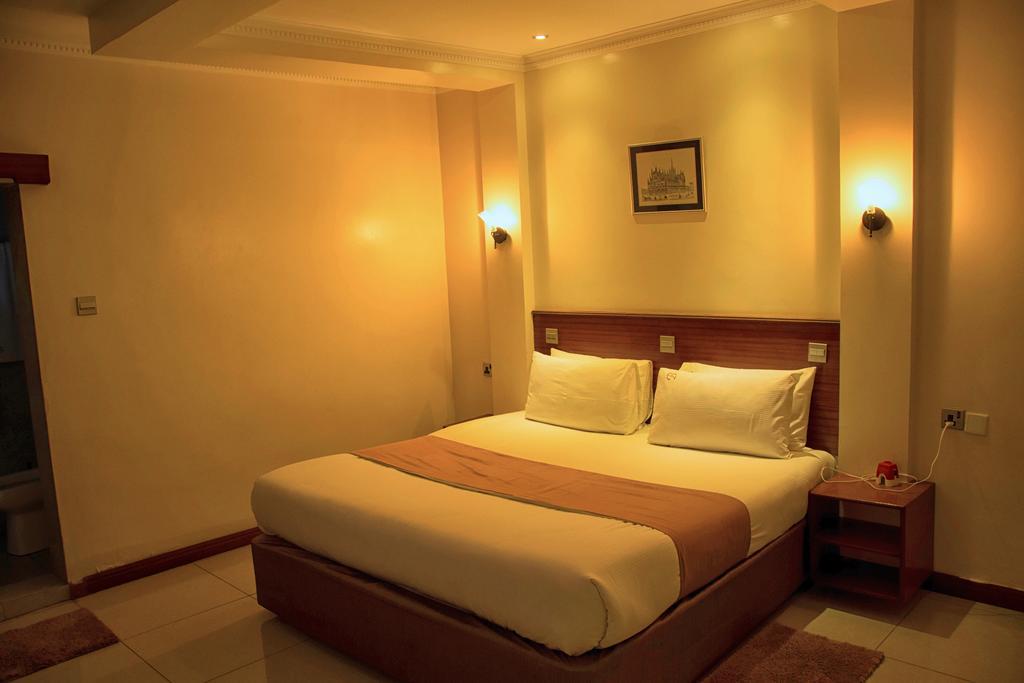 Brownie'S Guesthouse Lake Elementaita Екстериор снимка