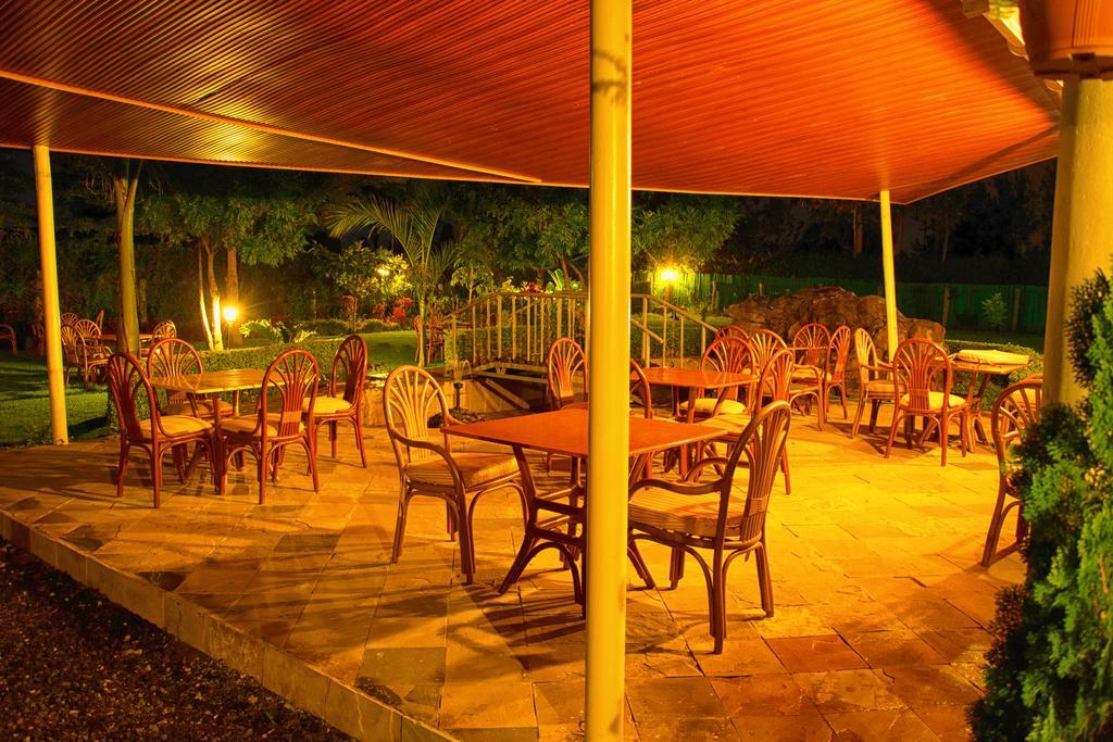 Brownie'S Guesthouse Lake Elementaita Екстериор снимка